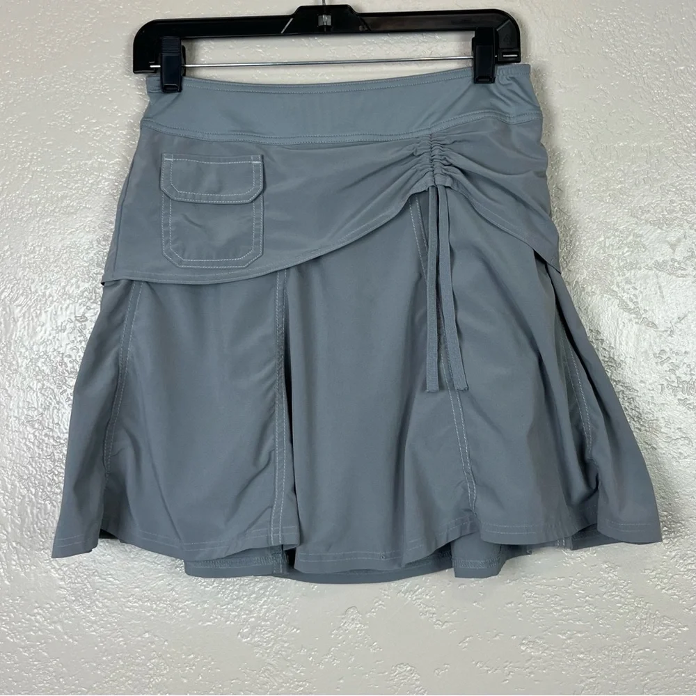 Athleta Lucky In‎ Love Gray Grey Active Tennis Skirt Tiered Skort Size 2.